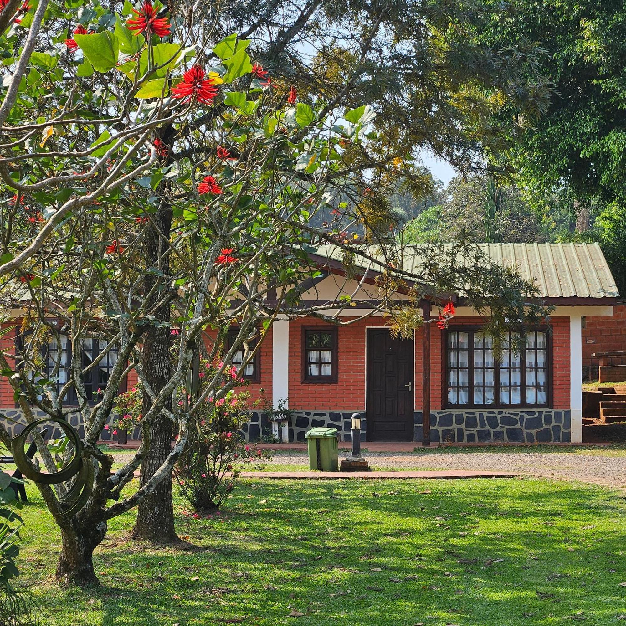 Cabanas El Refugio Del Mensu Porto Iguaçu Exterior foto
